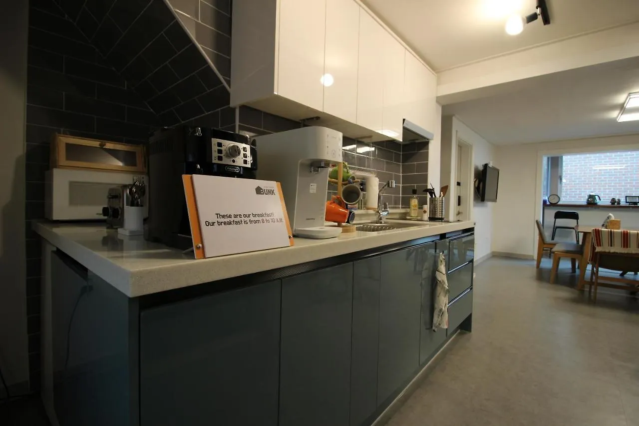 Bunk Backpackers Guesthouse Seul