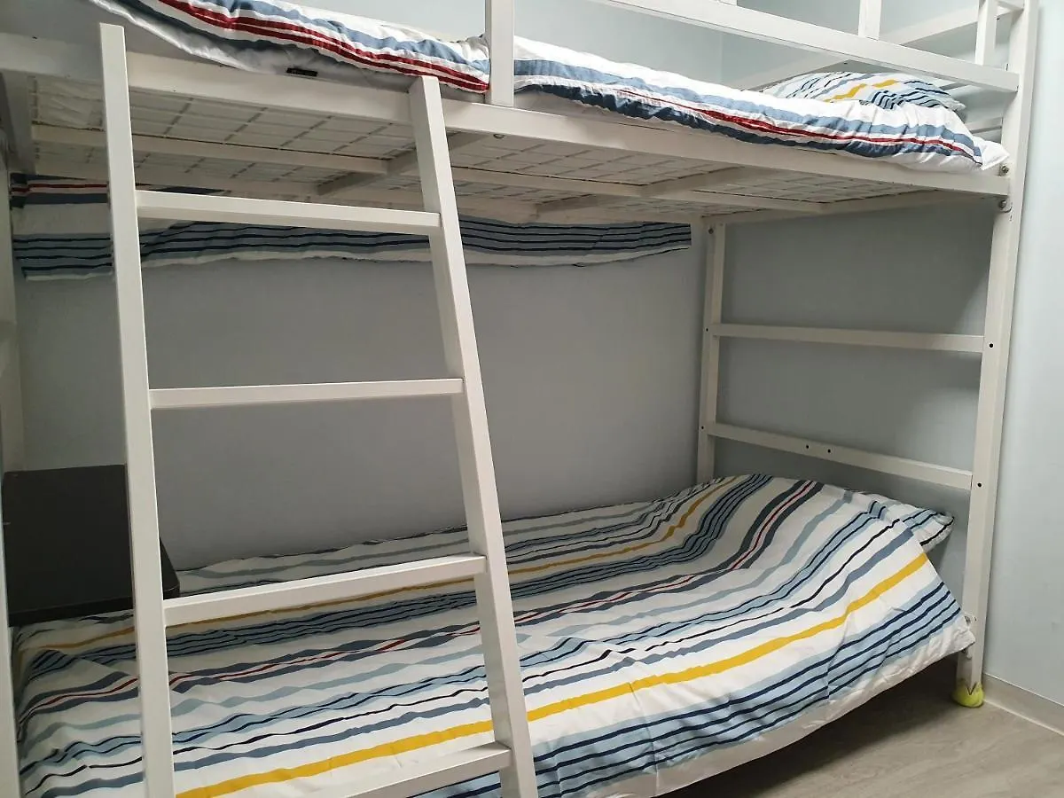 Bunk Backpackers Guesthouse Сеул