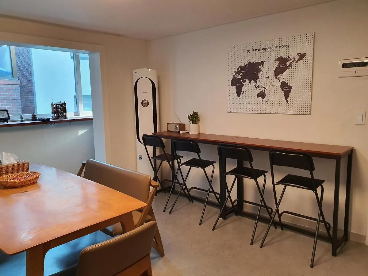 Bunk Backpackers Guesthouse Seoel 2*,