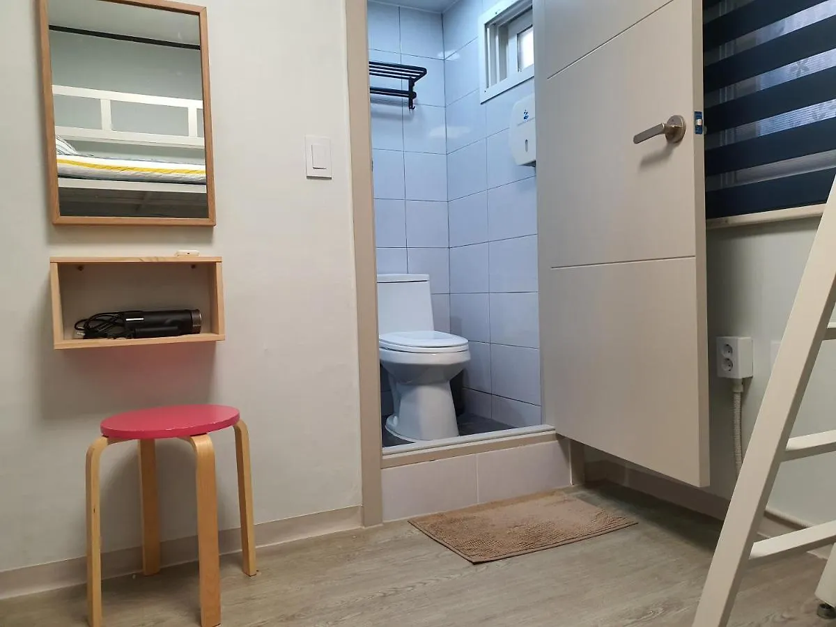 Bunk Backpackers Guesthouse Seul 2*,  Güney Kore