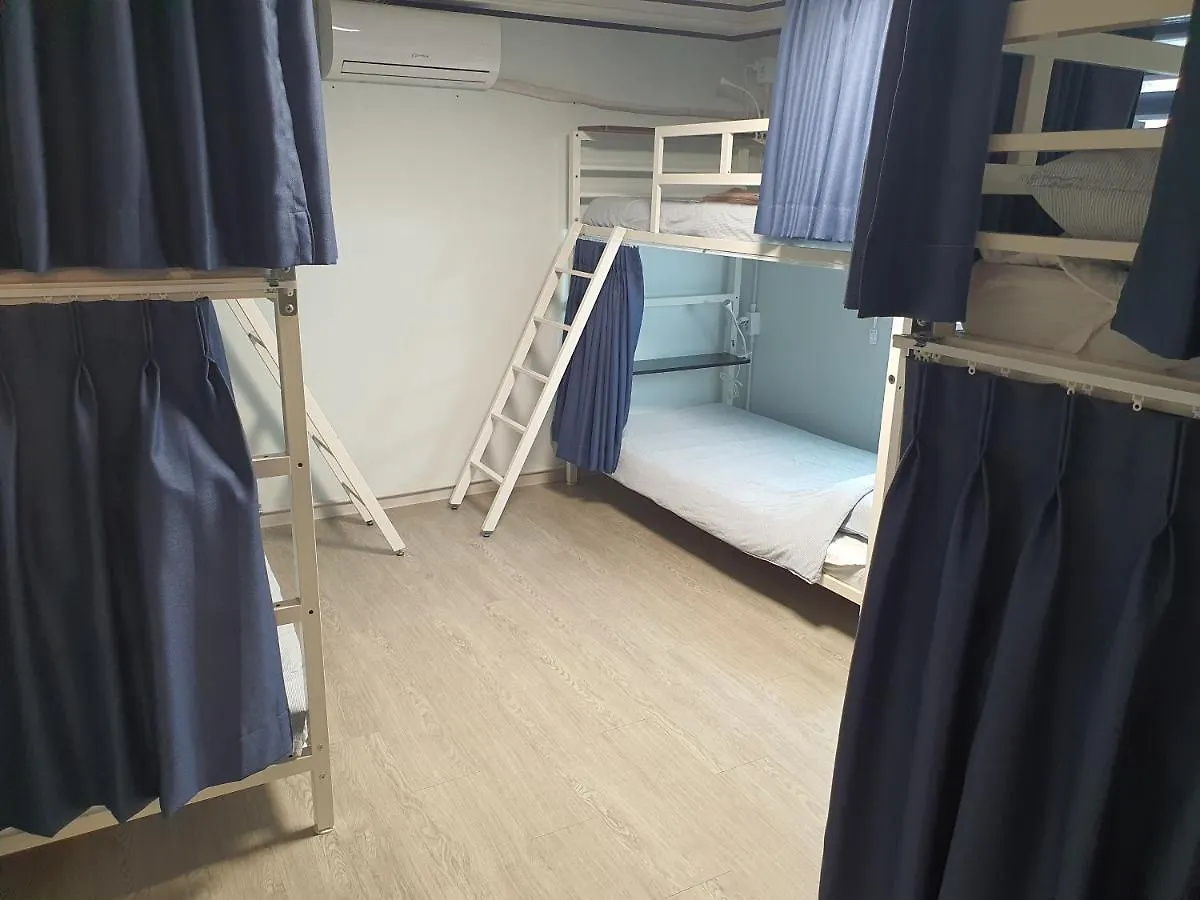 Bunk Backpackers Guesthouse Seul Konukevi