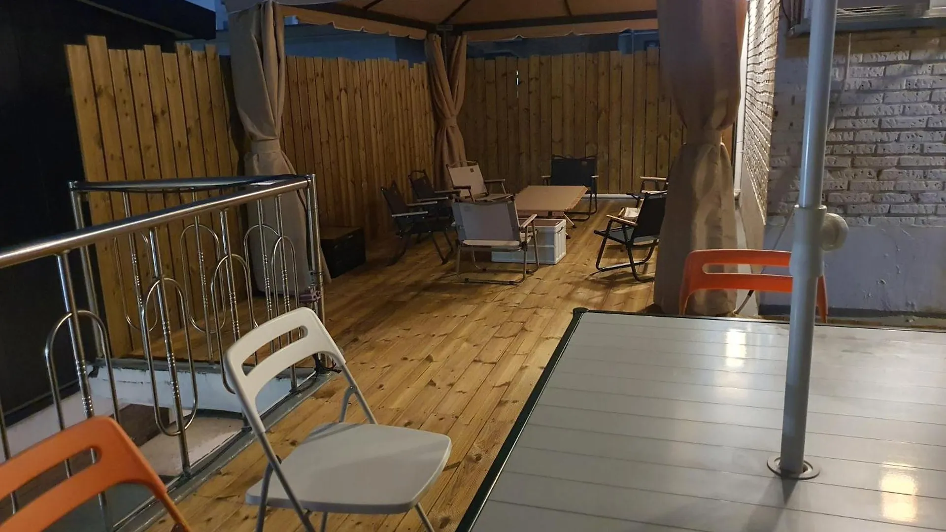 Bunk Backpackers Guesthouse Seul Konukevi