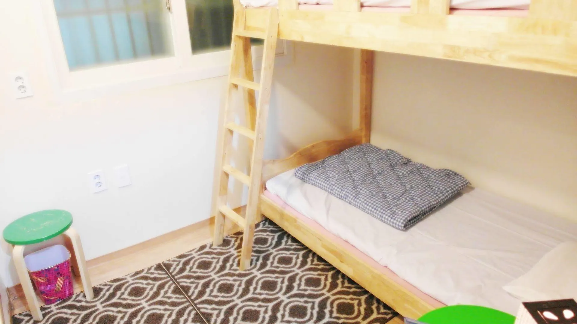 Bunk Backpackers Guesthouse Seul Konukevi